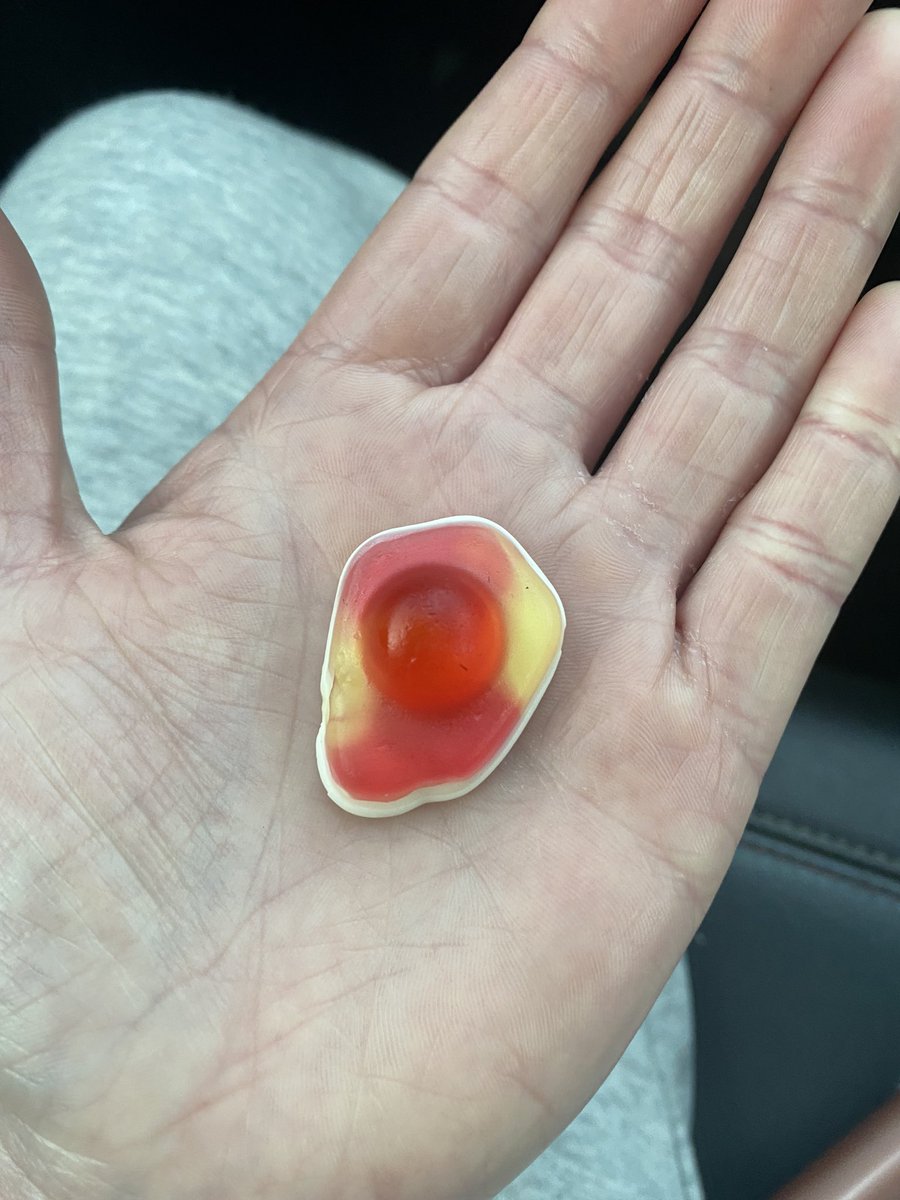 DanielleClancey's tweet photo. @HariboUKI_ I found a very strange egg in my star mix. I believe it is one of a kind? How much are you willing to pay for it? https://t.co/Vm78tU49g8