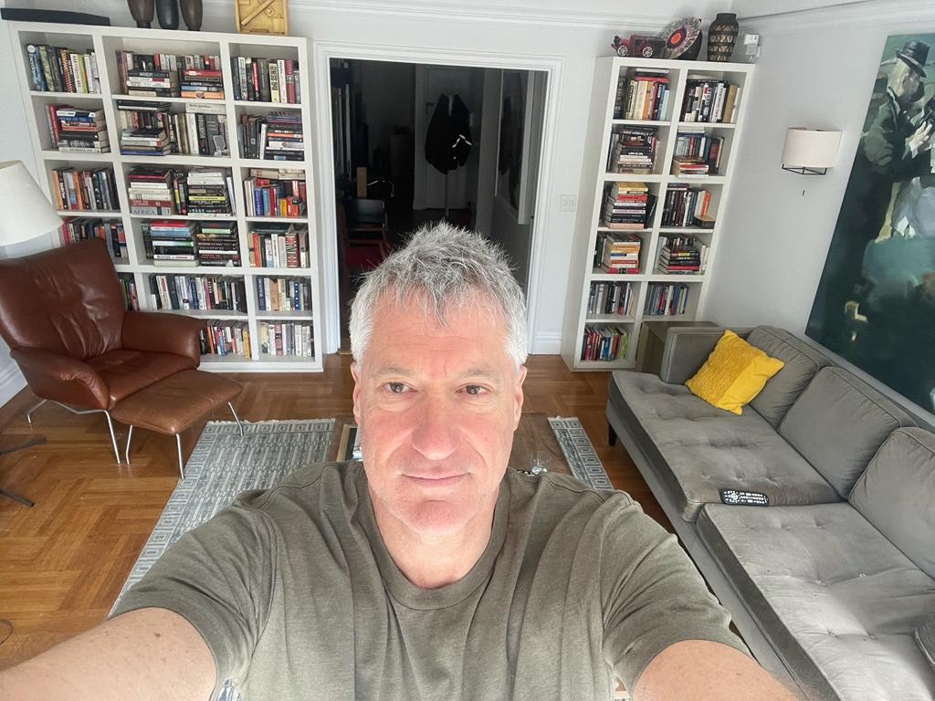 SDonziger's tweet image. Day 950 of detention. Includes 45 nights in prison, 5 in a halfway house, 890 with an ankle claw, hundreds of harassing phone calls, 10 urine tests, 4 strip searches, major sleep deprivation.

Would do it all over for the honor of representing the Indigenous peoples of Ecuador.