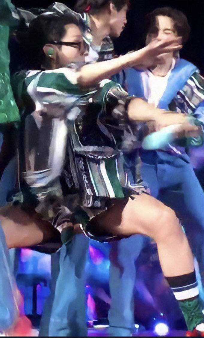 AdelyaAdko's tweet photo. Что ? Ну что сказать на это ? 

Эээээ мммммм нуууууу #HOSEOK #JHOPE https://t.co/7oosFJGL1V