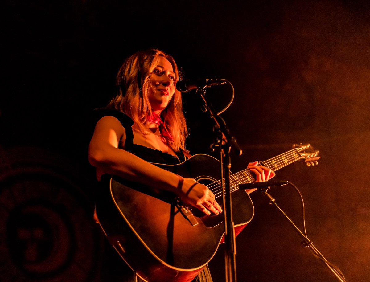 ThaliaHallChi's tweet photo. Hiss Golden Messenger with Alexa Rose | 3.11.22 | SOLD OUT

📸: @joshdruding @stevesymphoto &amp; Scott Teresi https://t.co/4JLflOsXZJ