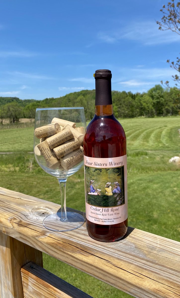 4sisterswine's tweet photo. SPRING FORWARD with Cedar Hill Rose and Country Blush.  Don’t forget to move your clock one hour forward! 
#winetasting
#foursisterswinery
#springforward
#shoplocal
#winelover
https://t.co/7GOntlrrjW https://t.co/0DjDhV7wIt