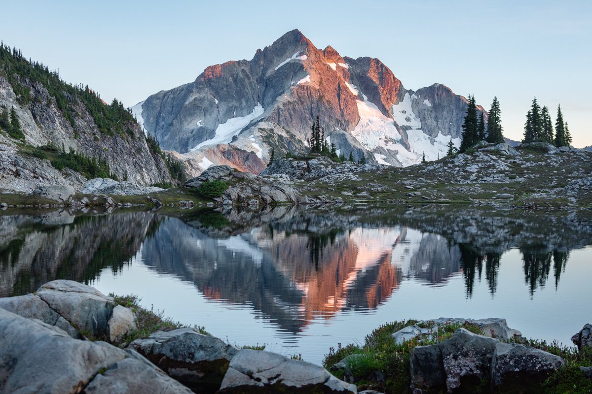 ElliotHawkey's tweet photo. Calm moments in the mountains https://t.co/BuoXdukD1p