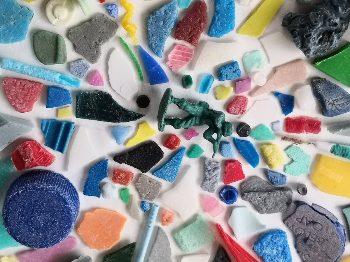 BareFoot_IOS's tweet photo. My tribute to #StormFranklin is this beauty containing 214 pieces of #plastic collected following the worst of the storm.  Including a #FlotsamArmy hero &amp; a 1990's #SmartieLid amongst many other things.
👣
No longer just rubbish on the beach... 

#BareFootBeachFind2022 https://t.co/ELXTgPEoXW