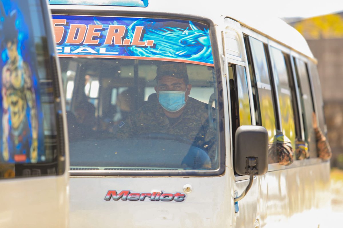 merino_monroy's tweet photo. Conforme lo establece la Constitución y las leyes, los autobuses y microbuses de las rutas 152 y 42 de ACOSTES de RL. serán operados por el Estado para darle servicio de transporte a toda la población.

Motoristas de @FUERZARMADASV cumplirán con esa misión, Sr Pdte. @nayibbukele. https://t.co/g0bxQnCnnc