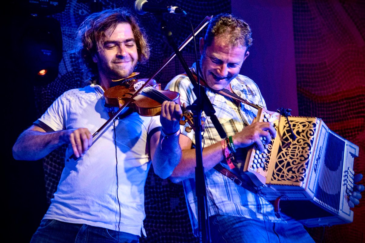 James Delarre and Saul Rose are one of those duos that's a musical match made in heaven! Join us on 22nd March to hear this spectacular pair in action. 

livetoyourlivingroom.com/events/james-d…