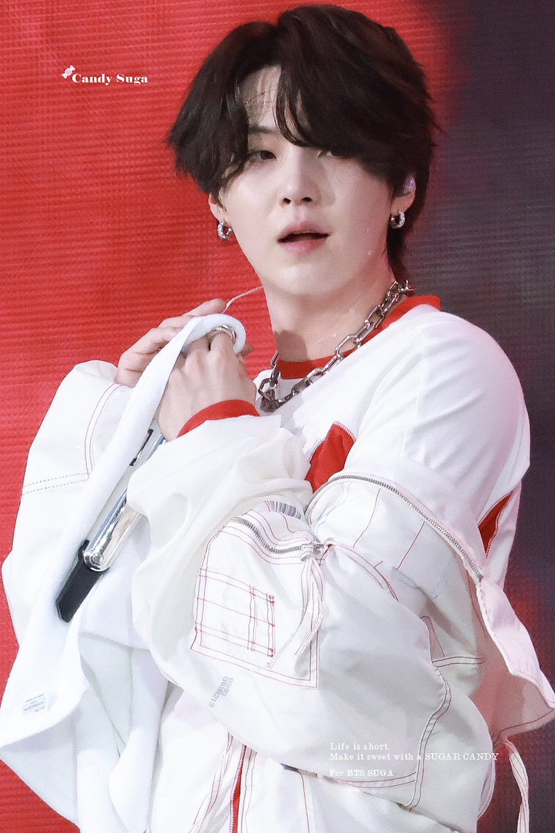 candySUGA309's tweet photo. [HQ] 220313 퍼투댄 서울콘 DAY 3

Missing him was dark gray, all alone
But loving him was red ❤️

#SUGA #슈가 #민윤기
#BTS #방탄소년단 @BTS_twt https://t.co/4aYT5BEZ6u