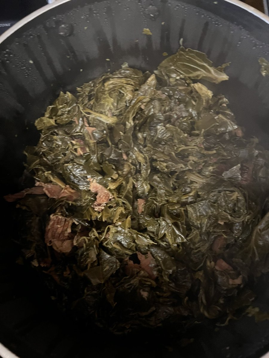 PammyDee's tweet photo. And they’re done!! Sunday dinner! #freshgreens #gooddinner https://t.co/St5gpURObQ