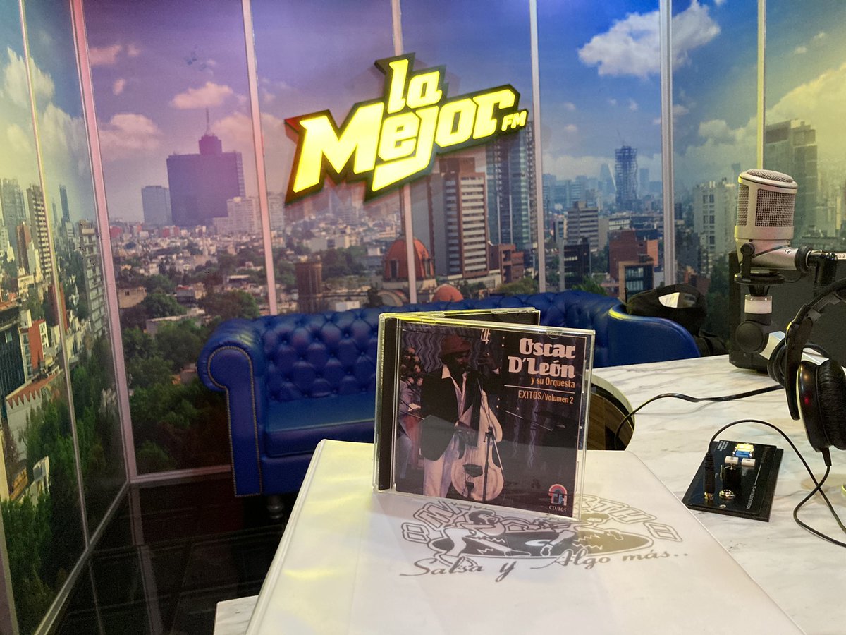 amrzuarth's tweet photo. INICIAMOS #SalsayAlgomas EN VIVO POR @LaMejor FM 97.7
SONANDO “SE SOLICITA UN NOVIO” @OscarDLeon
.
.
.
#LaMejor #SalsayAlgomas164 #Concierto #ParticipayGana #GilbertoSR #LaRutaDeLaSalsa #AquiNomas https://t.co/UHFcrQhKbb