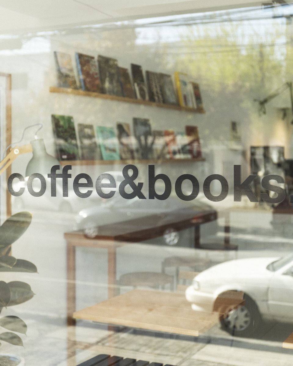 gallegosfer's tweet photo. and gm from my modest photobook store ☕️📚 https://t.co/JyxoO3bQxV