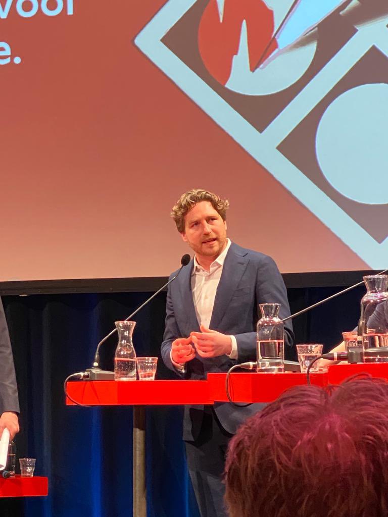 Lijsttrekker <a href="/RvDantzig/">Reinier van Dantzig</a> in <a href="/DeBalie/">De Balie</a> houdt pleidooi voor middeninkomens die nu geen huis kunnen vinden: “daarom kiezen wij absoluut voor middeninkomens. Dat betekent veel bij bouwen en goed reguleren.”