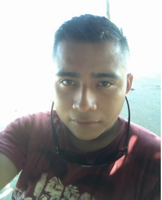 BuscoMilitares's tweet photo. Alguien conoce a este cuate? Me dicen que es militar. Y que está en el DF. Y activo. Y que jala bien. Pero quien me lo paso no tiene ya su celular. https://t.co/ApI1j1Y3yb