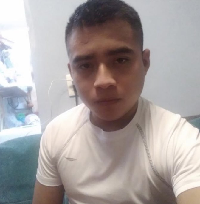 BuscoMilitares's tweet photo. Alguien conoce a este cuate? Me dicen que es militar. Y que está en el DF. Y activo. Y que jala bien. Pero quien me lo paso no tiene ya su celular. https://t.co/ApI1j1Y3yb