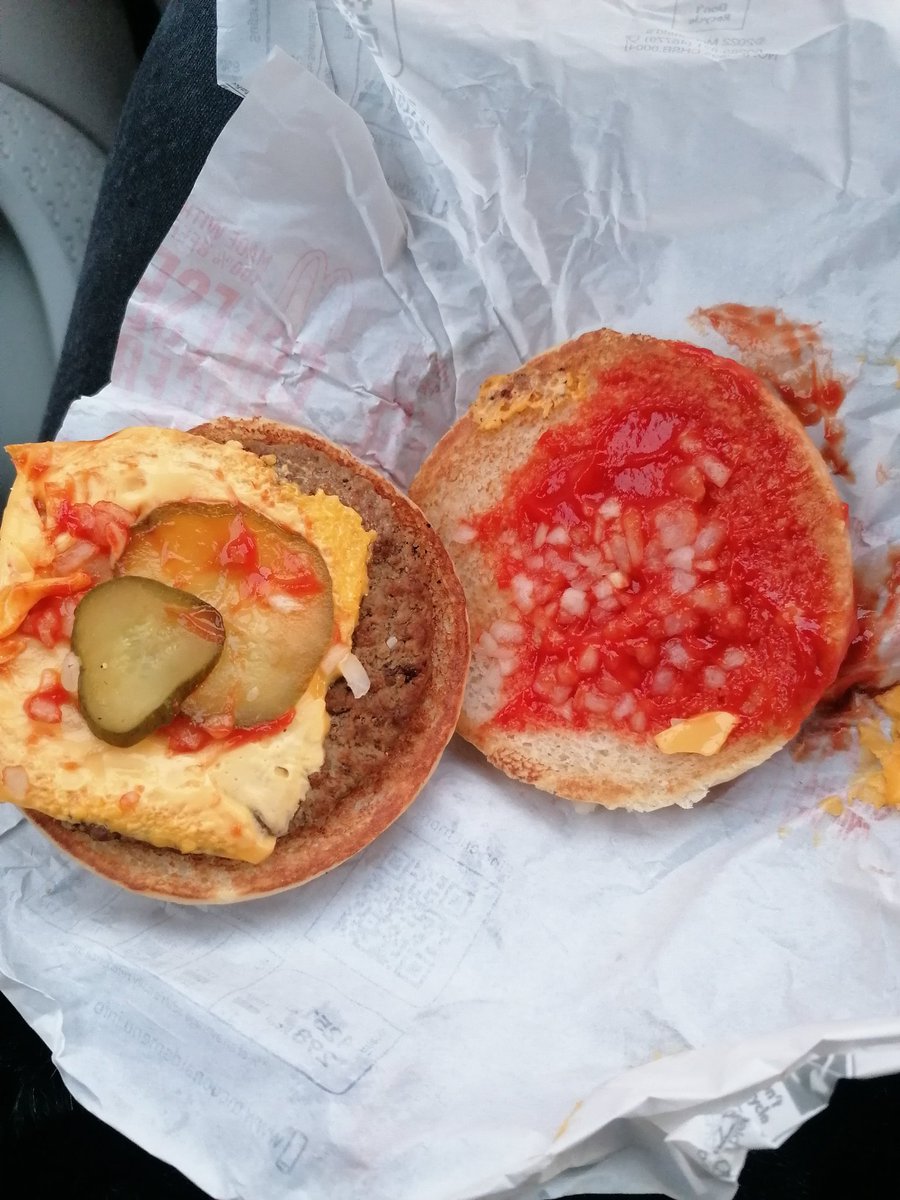 KeWilliams88's tweet photo. @McDonaldsUK yet another one of your burgers thrown together without mustard, why is this becoming the norm across the UK?! I was actually told that they can't be bothered to clean the mustard guns once... https://t.co/KB3ZJFBBQr