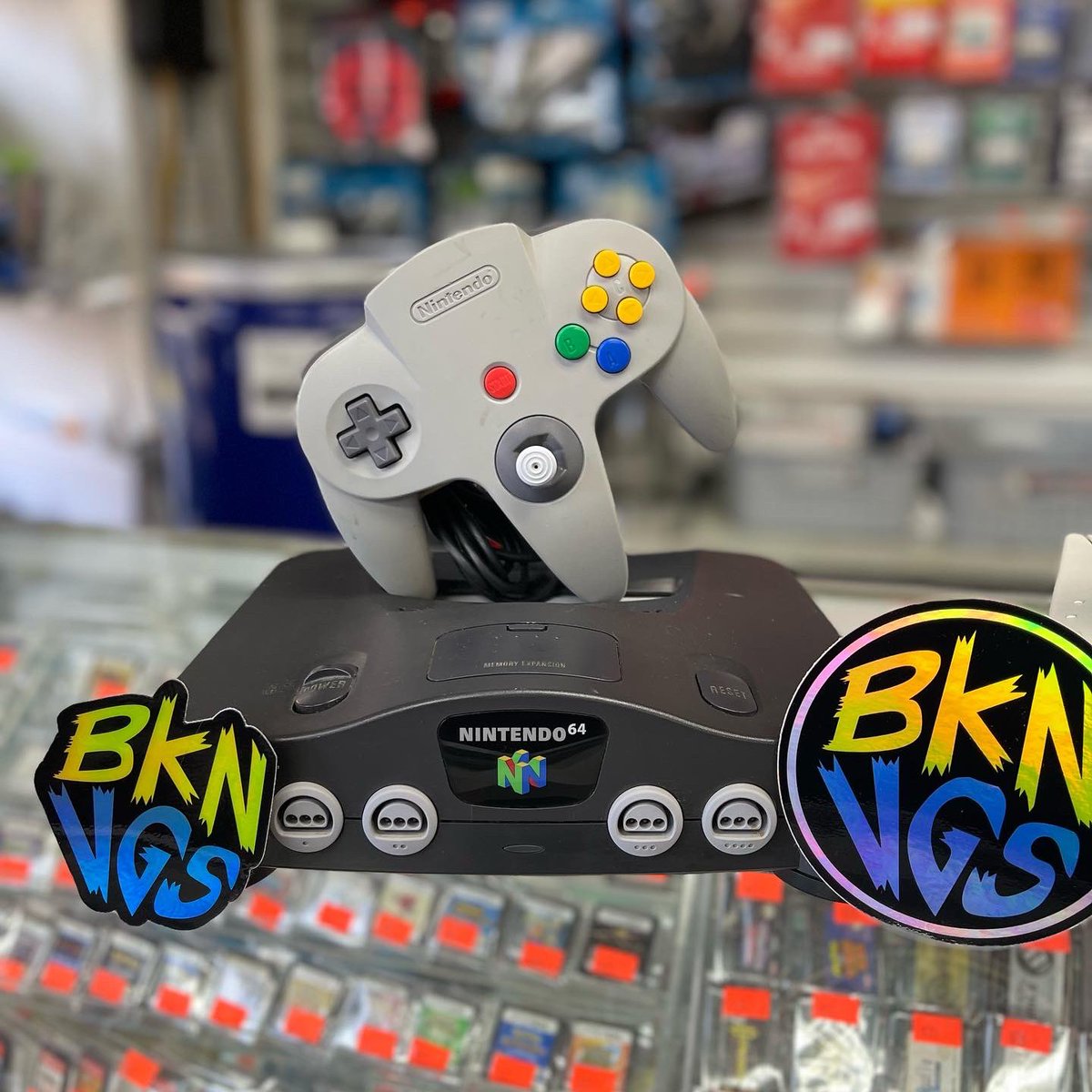 bklynvideogames's tweet photo. Didn’t pick up some games from yesterday trade in bc you didn’t have the console. So here there are; no more excuses. #n64console #dreamcastconsole #n64 #dreamcast #nintendo #sega #retroshop #brooklynvideogames #bvg https://t.co/DVI4nSleCS