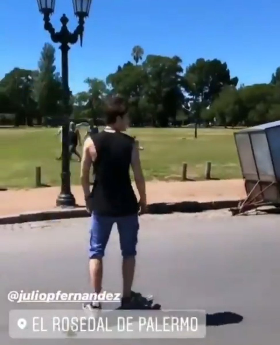 safeloupena's tweet photo. skater boys 🛹👋🏻 https://t.co/mHEAboNZux