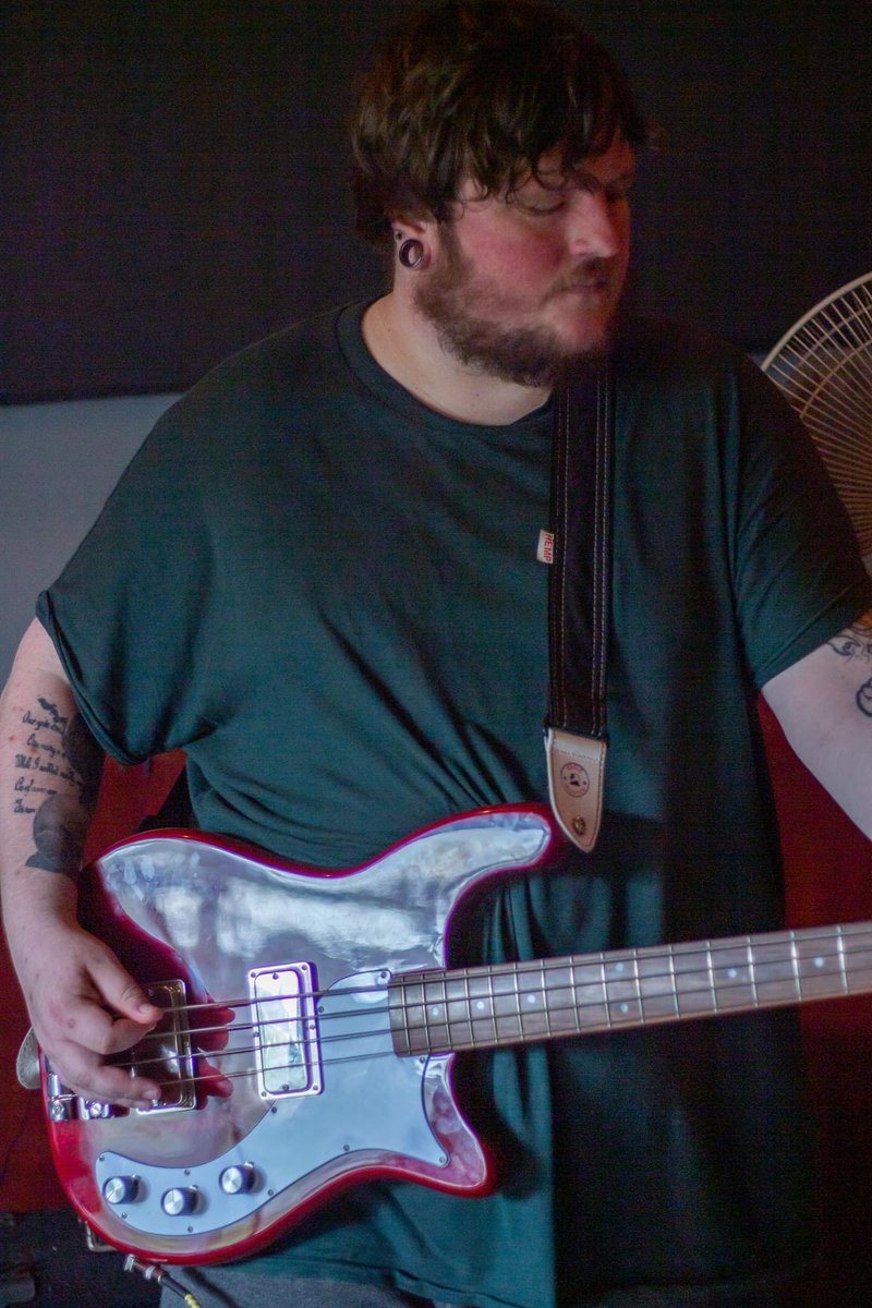 PEAK_BAND's tweet photo. Ladies and Gentlemen…..Please join me in wishing our Bass player and a genuine TOP lad a HUGE happy 30th birthday!!!! 🎉 🥳 🎂 Many happy returns NICK!!!! https://t.co/OsepyFYbaI
