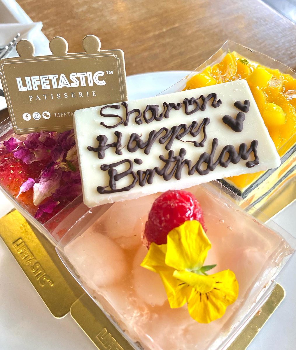 Sharonlo0313's tweet photo. 𝐇𝐚𝐩𝐩𝐲 𝐁𝐢𝐫𝐭𝐡𝐝𝐚𝐲 𝐭𝐨 𝐦𝐞🎂

我希望我無論幾歲 永遠順著自己的心意而活 
讓時間變成禮物 活出我喜歡的樣子

新的一年 健康平安
努力讓自己變得更好 更優秀
不隨波逐流 不忘初心
越努力越幸運🧸♥️
.
.
.
#祝自己生日快樂 #雙魚女孩
#march #birthdaygirl #hkgirl #gratitude #growth https://t.co/sZ1sQFpZjh