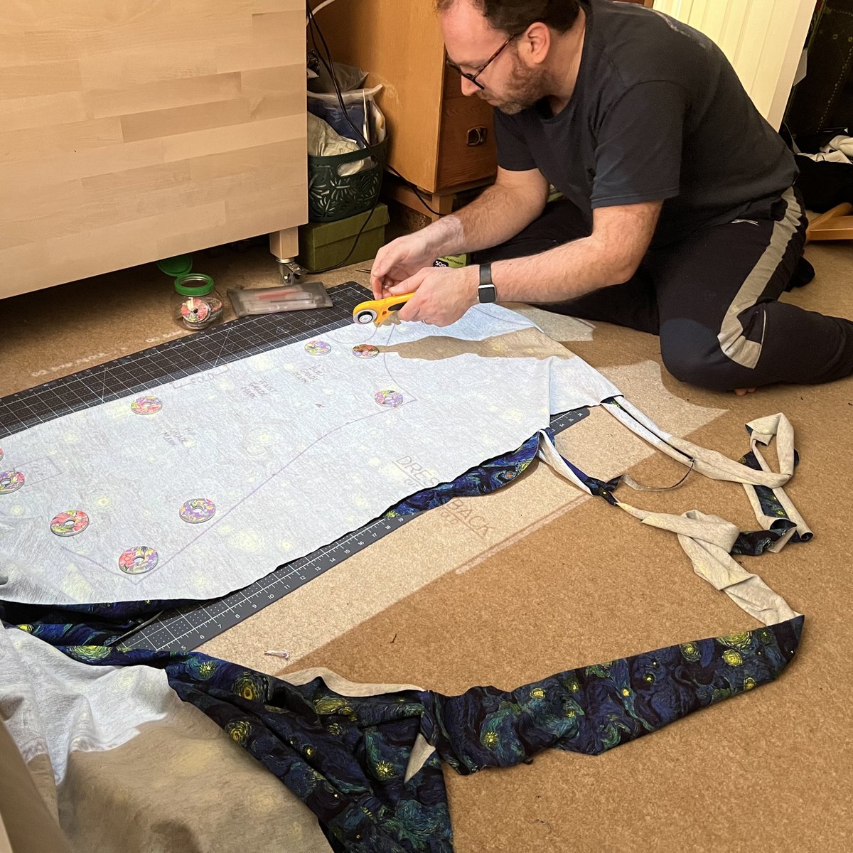 shemadeituk's tweet photo. Massive #appreciationpost for my husband who is cutting my #fabric for me since I hurt my knee when I tripped in the rain and I can’t be #cutting on the floor. He is the best x https://t.co/MmrsahJGOj