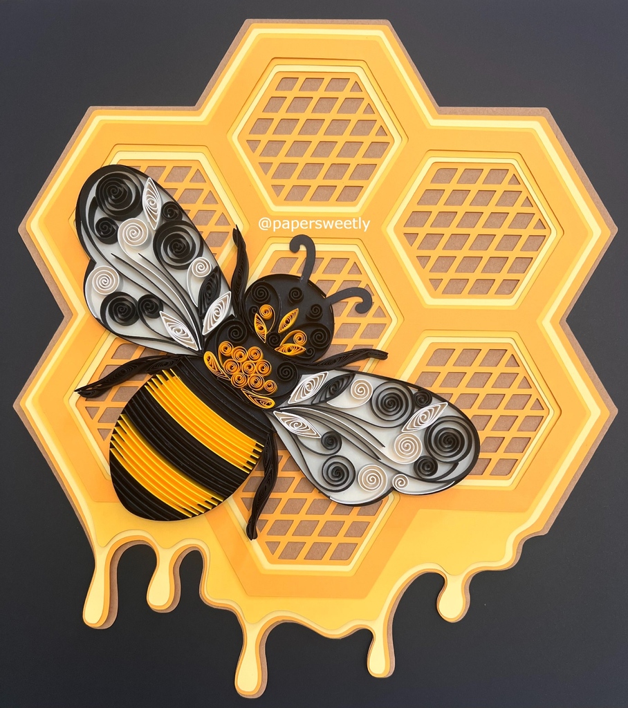 A bee is never as busy as it seems; it's just that it can't buzz any slower - Kin Hubbard

#bugsofinstagram #pollenation #pollen #wasp #bugs #honeybee #buglife #bugslife #bumblebee🐝 #bumblebees #paperquillingart #paperquilling