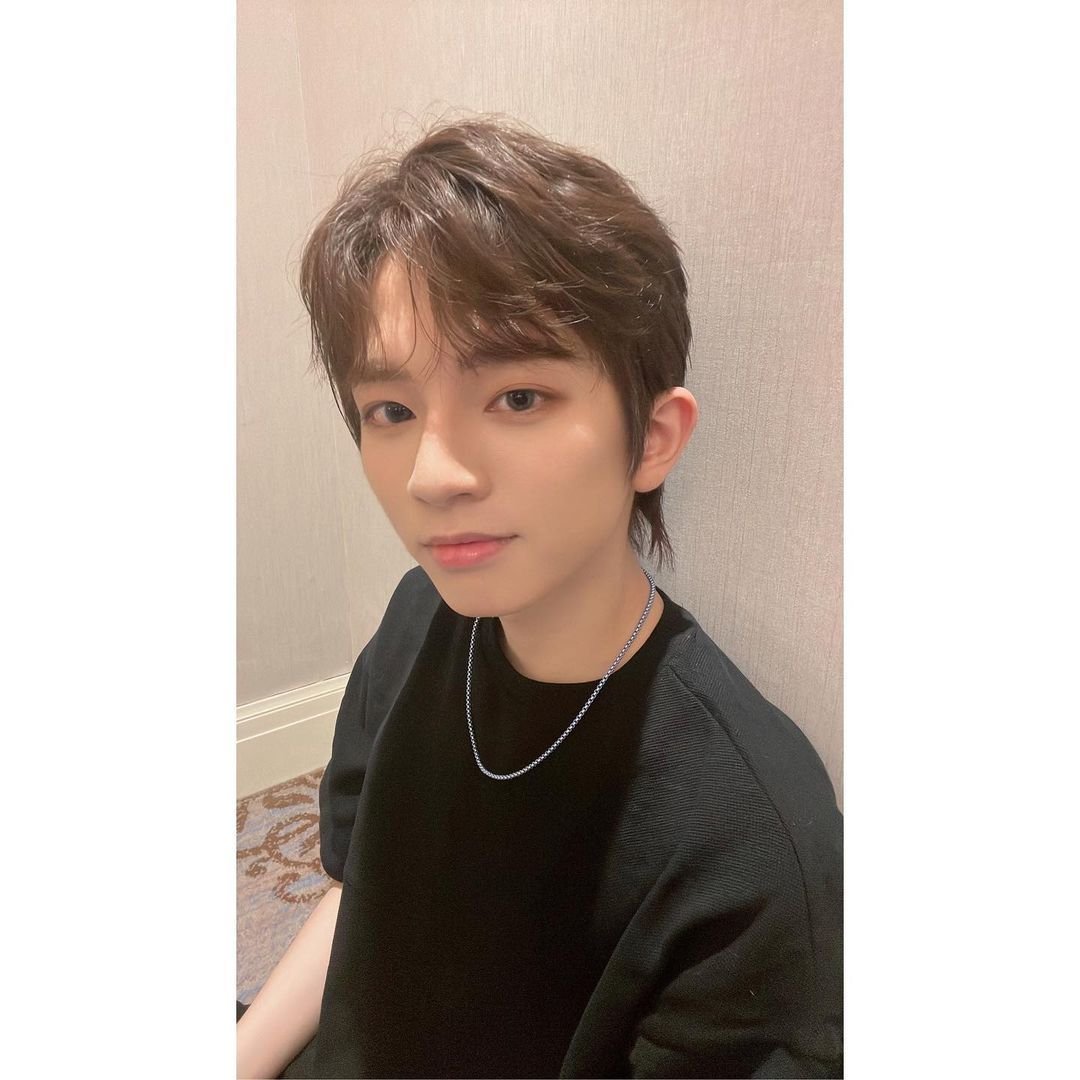 2002Liuguanyou's tweet photo. Guanyou's IG update 03.13.2022💖

"⚪️⚫️⚪️⚫️⚪️⚫️⚪️👻"

🔗https://t.co/8w2v33dn1i
Don't forget to like👍, comment &amp; share🥰

(8 photos in 1 post😍🥰 the selfie king is back😏, cute selfies😁🤳)

(1/2) 
#LiuGuanyou #刘冠佑 #IXFORM https://t.co/Az6sMtlLqs