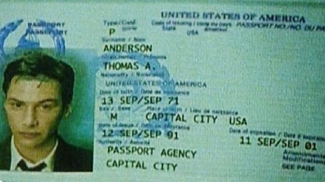 Neo'nun 'Matrix'teki pasaportunun süresi 11 Eylül 2001'de doluyor.