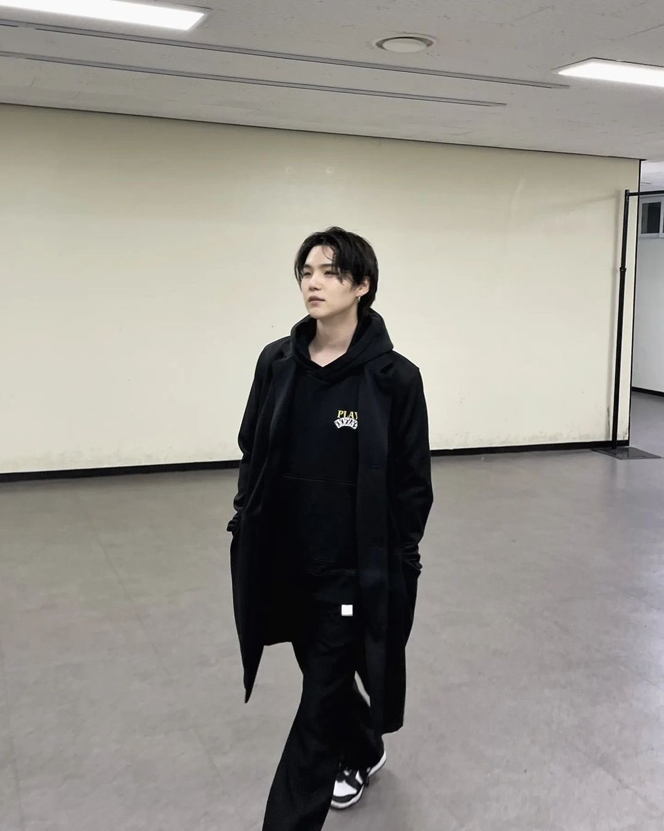 BTSMlN's tweet photo. Today too, you have worked hard ARMY. Thank you for coming! Don’t worry for missing the chance of coming to our concerts, cause as long as we’re not too old for doing performances, we will still hold more concerts in the future ☺️ https://t.co/uvA36VvIhP