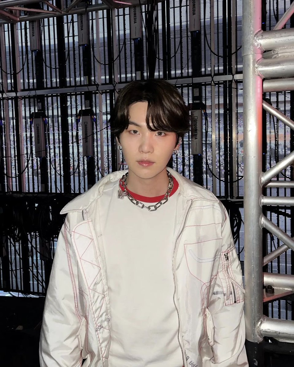 BTSMlN's tweet photo. Today too, you have worked hard ARMY. Thank you for coming! Don’t worry for missing the chance of coming to our concerts, cause as long as we’re not too old for doing performances, we will still hold more concerts in the future ☺️ https://t.co/uvA36VvIhP