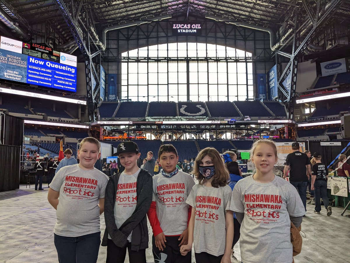 STEMmitchell's tweet photo. 2 teams from @SCMHums went to the @VEXRobotics Indiana State Championships. They finished middle of the pack but both teams got their highest scores of the year and had a great experience. Thanks @MEF_SCM &amp; @SCMSchools for all of the support. Thanks for a great event @TPF4YRobots https://t.co/S00vprz3PF