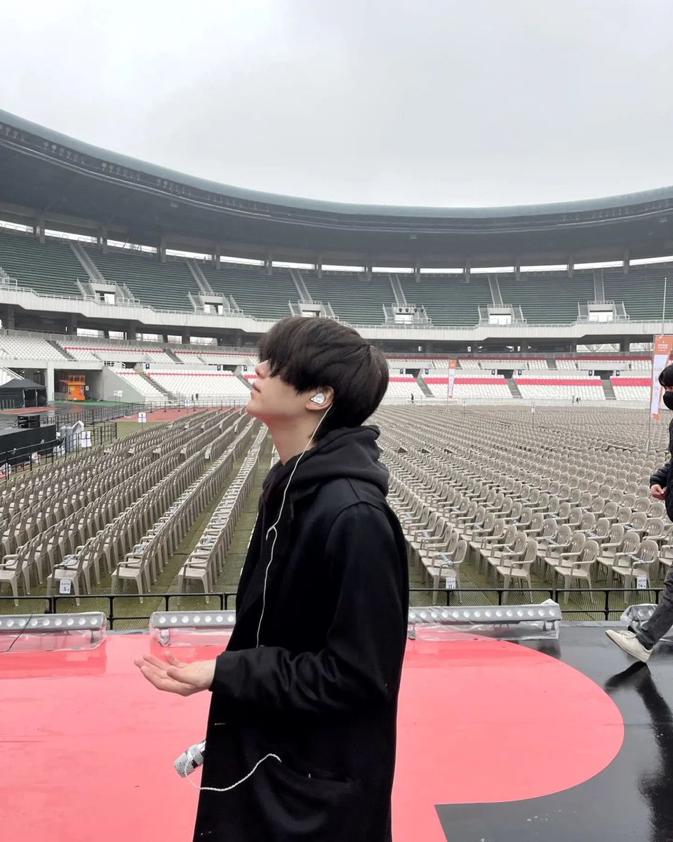 BTSMlN's tweet photo. More stadium concerts to come. https://t.co/rpCtY4pRKH