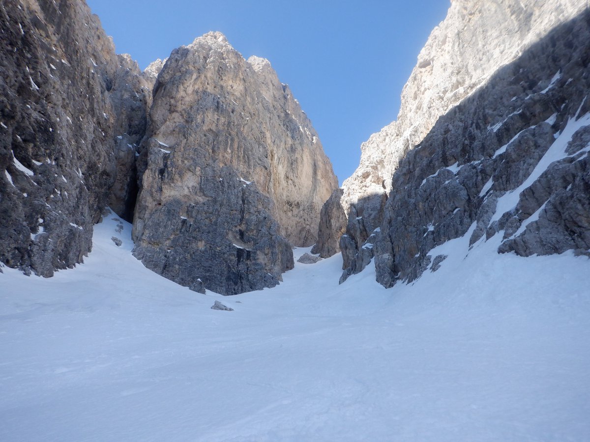 Peaks2Go's tweet photo. Every #Mountain has a track to her hidden heart.

Ogni #Montagna ha una via verso il suo cuore nascosto.

#Peaks2Go #MountainLeader #Dolomiti #ValDiFassa #Freeski #SkiAlp #Mountaineering #SciAlpinismo #Avventura #Adventure #Winter #SkiTouring #Nature #Landscapes #Natura https://t.co/X3uYTjtL97