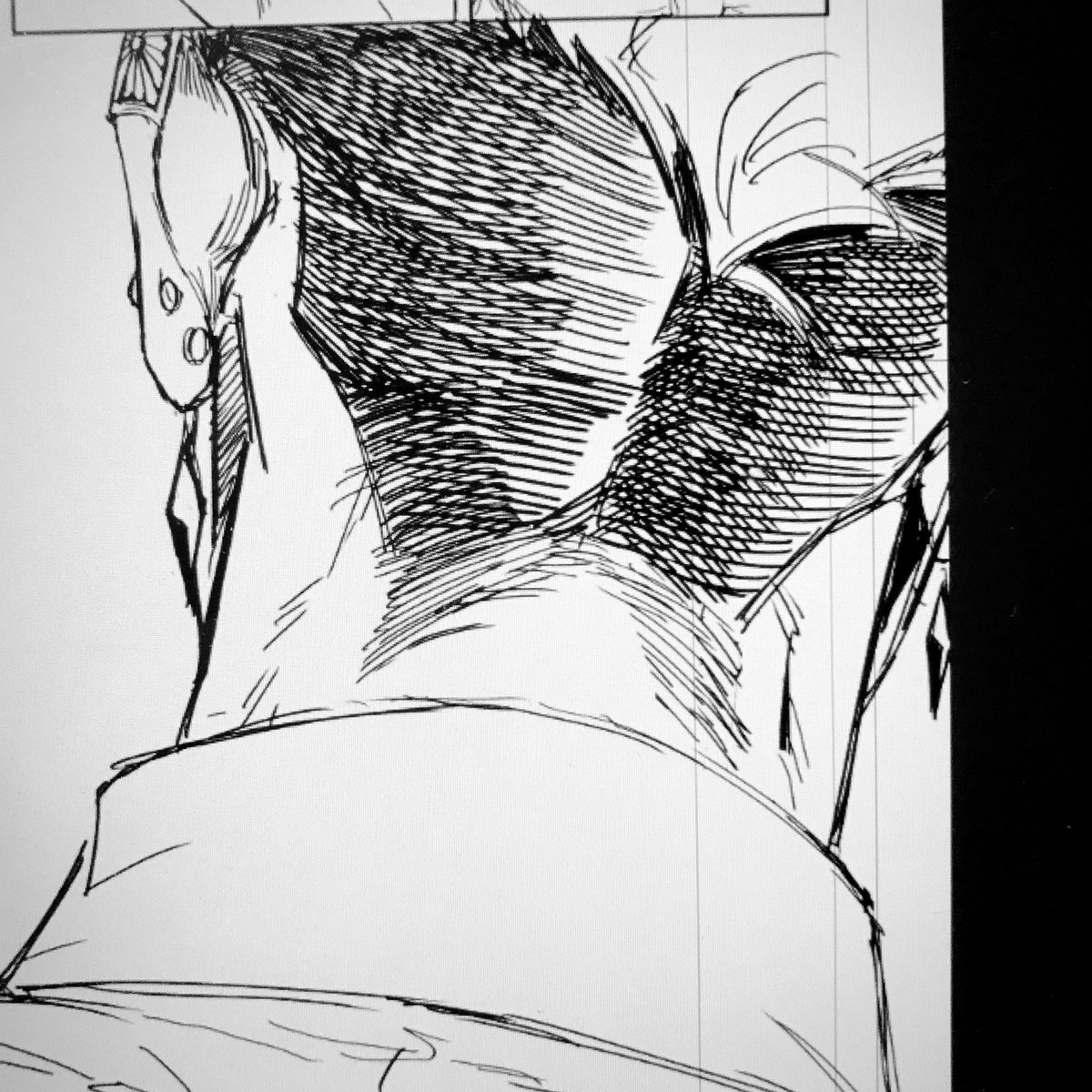 進捗(という名の供養)。
嬉々として描き込んだはいいものの、ベタと文字で潰れちまう大佐の刈り上げ。 