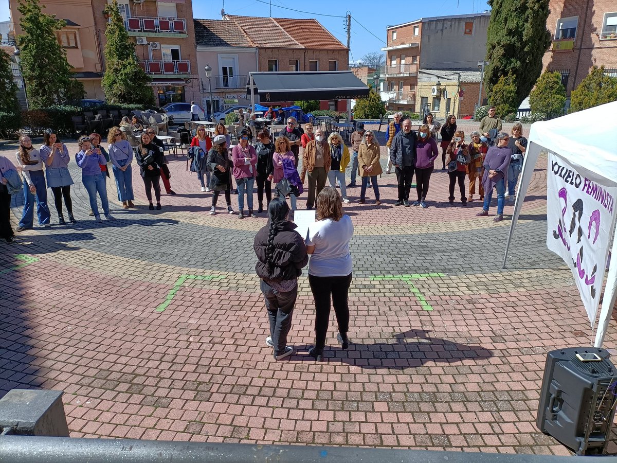 Somos_Pozuelo's tweet photo. 🟣 Hoy nos hemos juntado en la Plaza de nuestro pueblo, reflexionando juntas y marcando un horizonte claro:

Seguir peleando cada día, paso a paso, por un #Pozuelo Feminista ♀️ https://t.co/EQO6UUhRmF