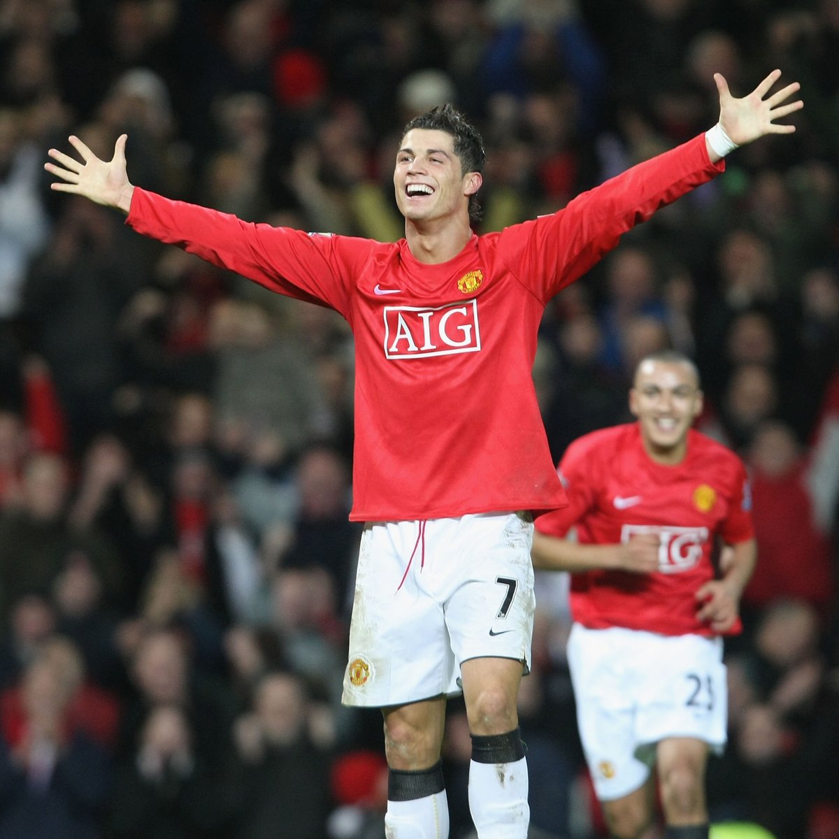 ManUtd's tweet photo. Same but different ✨

1️⃣4️⃣ years have passed since @Cristiano's first United hat-trick, but not much has changed 😉🔥

#MUFC