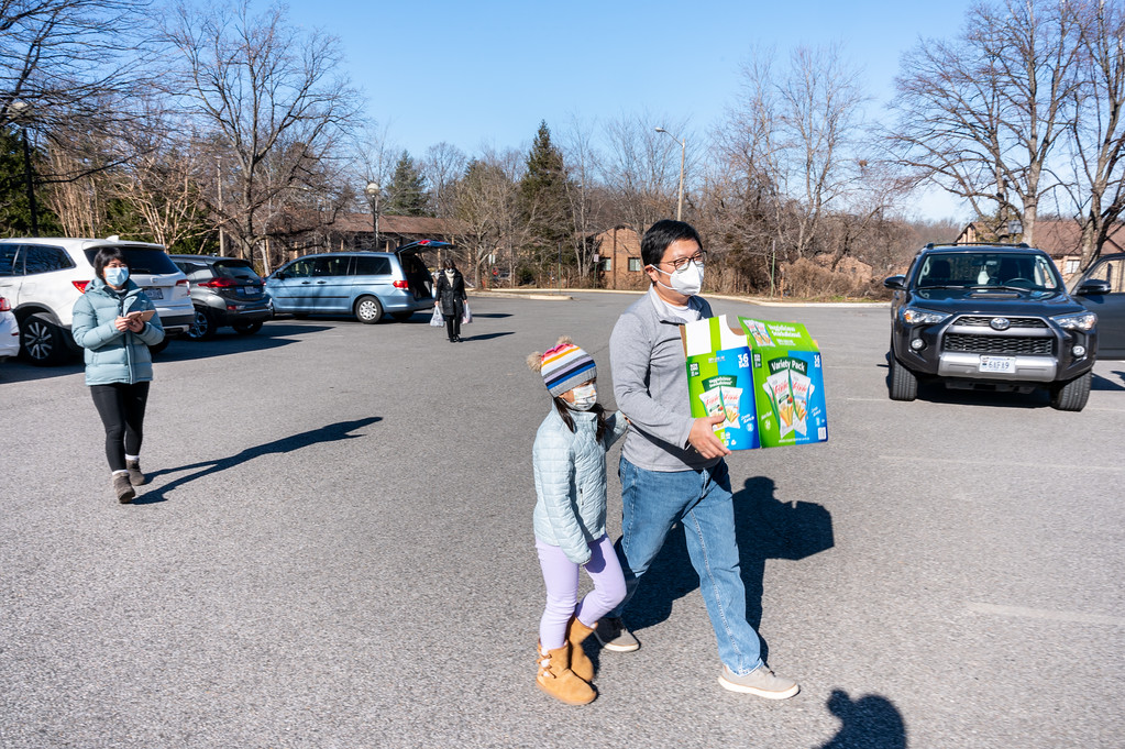 fairfaxcounty's tweet photo. Fight hunger in our neighborhoods! Donate to Stuff the Bus on Saturday, March 19 from 10 a.m. to 3 p.m.
View donation locations: https://t.co/lkUMwjfciq
#FFXStufftheBus #FFXstrong https://t.co/7qK8rlvvW5