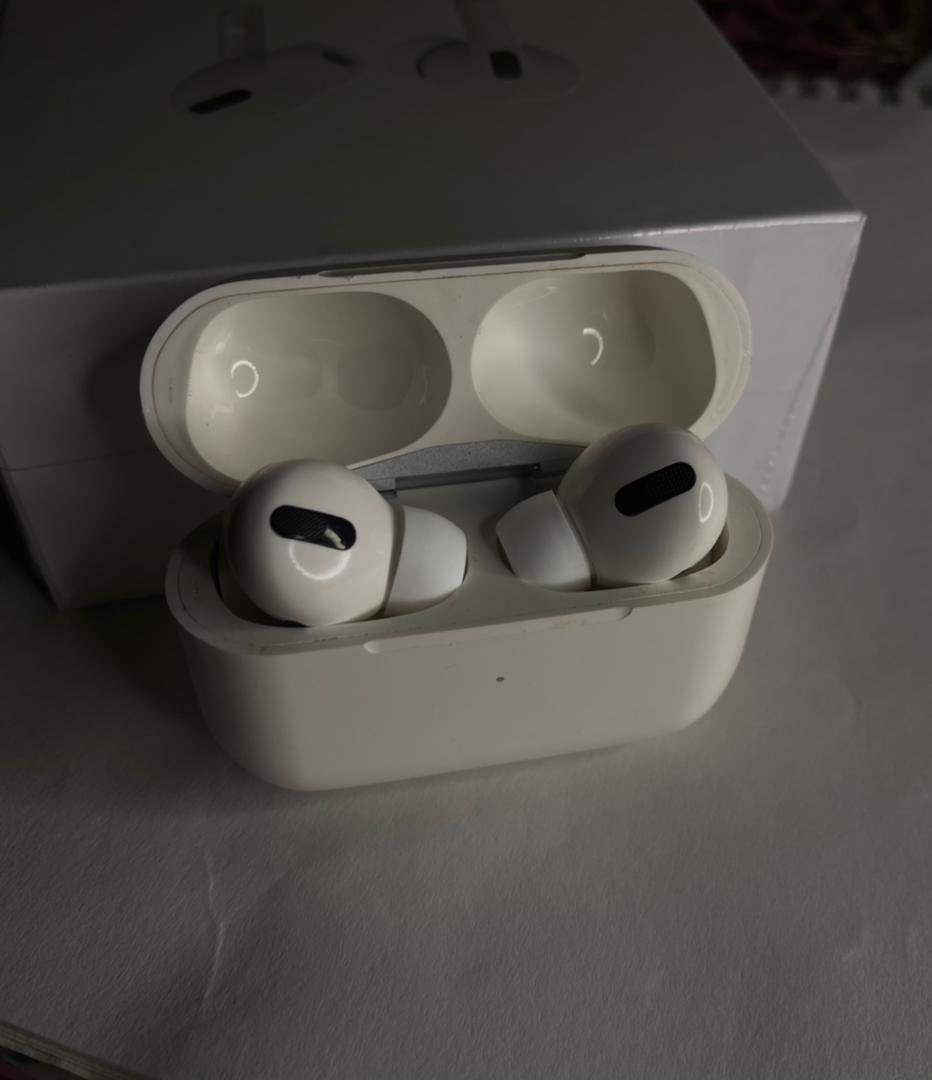 Rstore15's tweet photo. #retweet
AirPods pro 
Noise cancellation,
Noise transparency,
With wireless charging case,
For IOS devices, Apple Watch,
IpadOS devices , Bluetooth devices,
and android devices.
For order:0126209111 https://t.co/5rkIsvm0iw