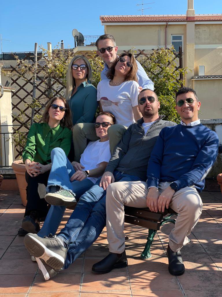 LaBiaBi11's tweet photo. We are family, I have got all my sisters with me 🎶🎶🎶
@barbararubino @fabiofilo @il_Rattocco @cla_squeglia @LucaFelipe68 https://t.co/RACxXAyFE3