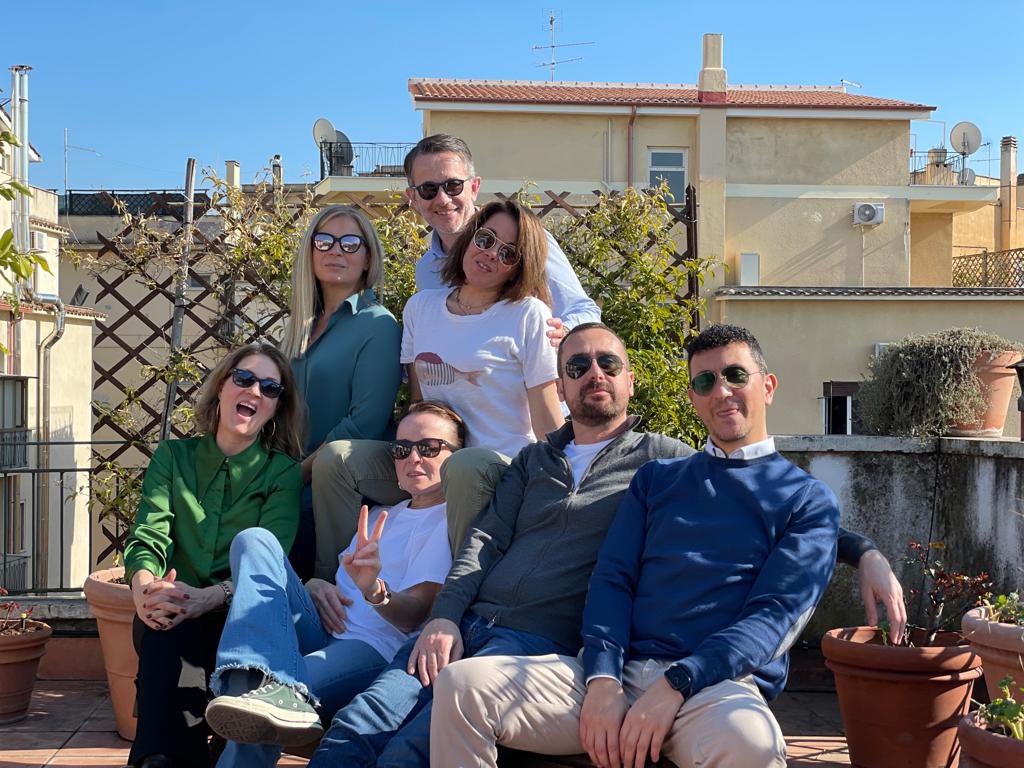 LaBiaBi11's tweet photo. We are family, I have got all my sisters with me 🎶🎶🎶
@barbararubino @fabiofilo @il_Rattocco @cla_squeglia @LucaFelipe68 https://t.co/RACxXAyFE3