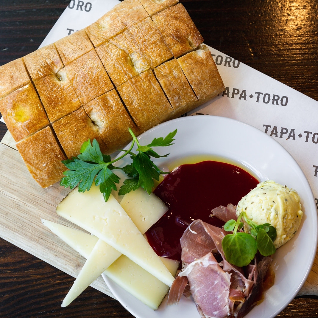 Spring ahead right into brunch with us, 11am to 3pm! It's the least you can do to treat yourself after losing an hour of sleep 😜 #orlando #brunch #brunchvibes #daylightsavings
📸: Baguette a la Madrid