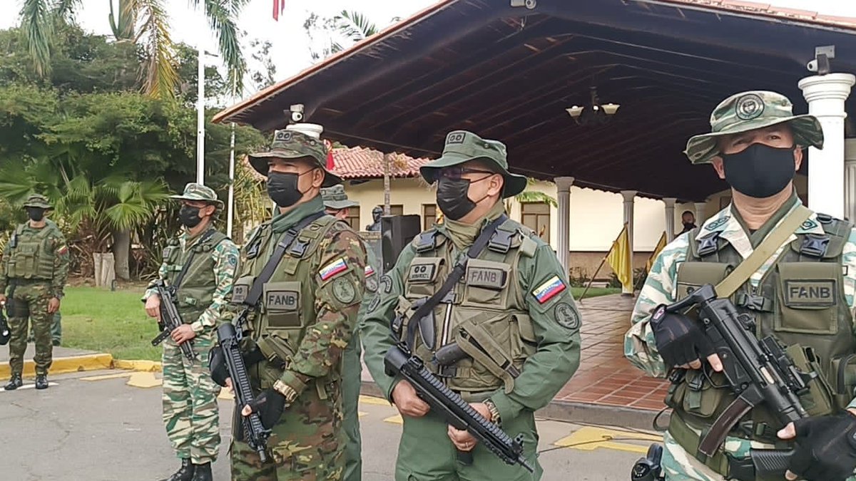 hljohan's tweet photo. Cumpliendo instrucciones de nuestro Cmdte en Jefe @NicolasMaduro, en la eliminación drástica de los parásitos TANCOL, nuestra @Milicia_B1 en Vanguardia siguiendo los pasos de nuestros centauros llaneros, ahora en transmutación como URRA de COMBATE realizan despliegue para Apure https://t.co/DIemfOkg5V