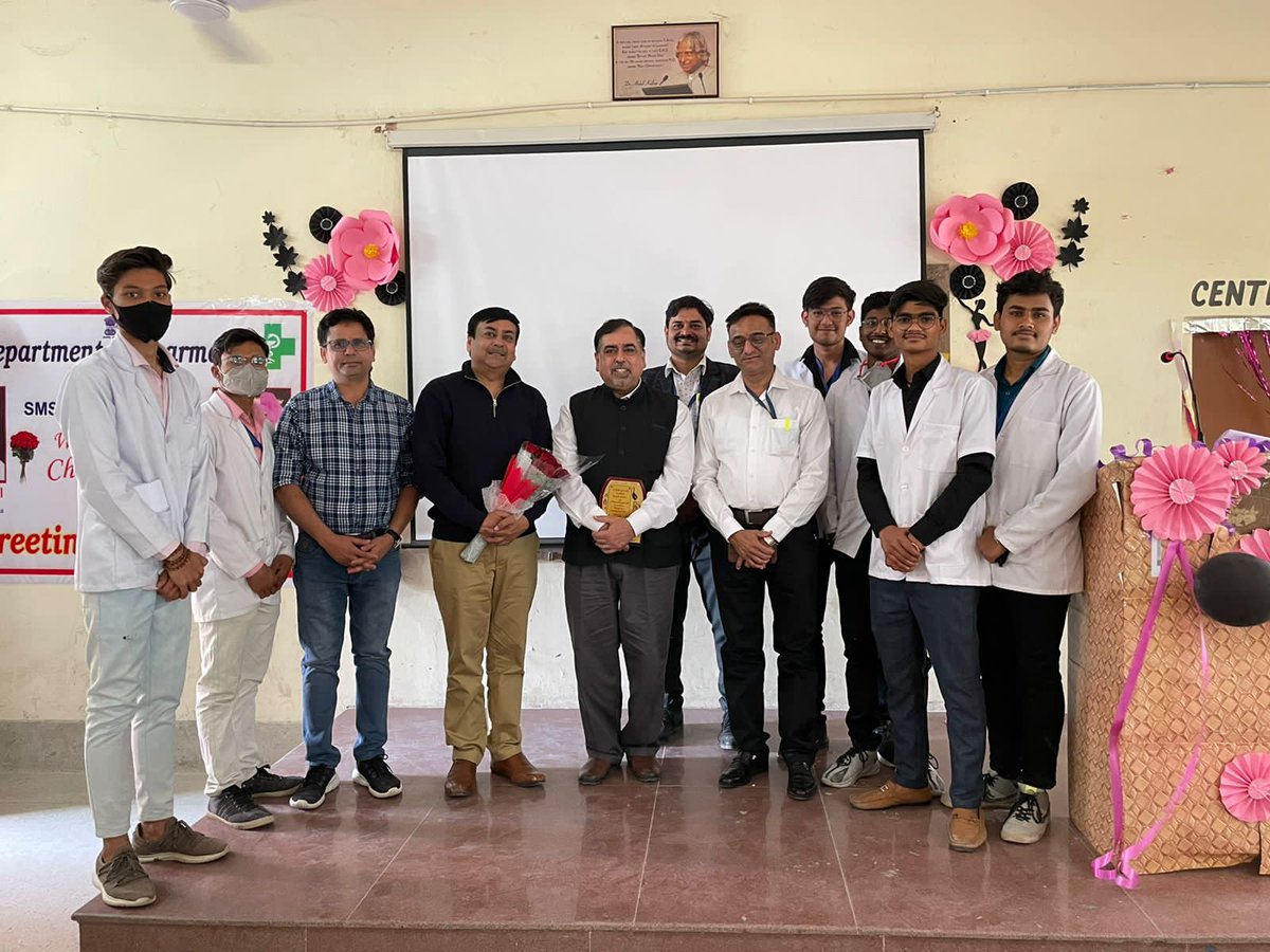 फार्मासिस्ट कैडर बनवाने में महत्वपूर्ण भूमिका निभाने वाले PHTI,Department of Pharmacy college sms Jaipur के (HOD) डॉ रजनीश अरोड़ा सर एवं RPC जयपुर के अध्यक्ष डॉ ईश मुंजाल सर का बहुत-बहुत धन्यवाद एवं आभार🙏
<a href="/ashokgehlot51/">Ashok Gehlot</a>
@Rajnish07064727 
<a href="/RajCMO/">CMO Rajasthan</a>
<a href="/MunjalDr/">Dr Ish Munjal</a>
<a href="/omprakashmeen16/">omprakash meena</a>