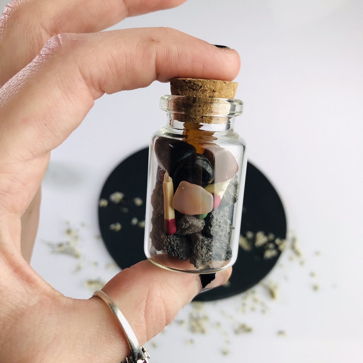 ThirdEyeLuna's tweet image. New Chunky adorable Witches Elements Jar sets now available on my Etsy! Take your elements anywhere you go! 🌎🌊💨🔥 #elementalwitch #spelljar #spelljars #elementjars #travelaltar #handmade #etsy #etsyshop #witch #witchcraft 

etsy.me/3HcwFwf