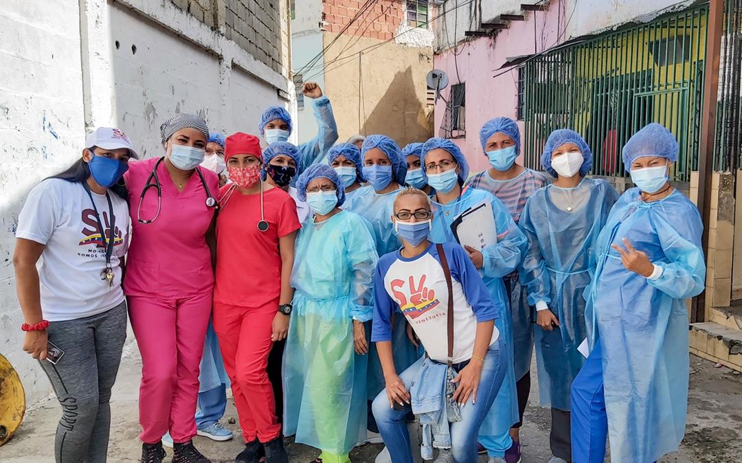 NicolasMaduro's tweet photo. A 2 años de la llegada de la Covid-19 a Venezuela, podemos decir que hemos vencido. Gracias al esfuerzo del Gobierno Bolivariano, logramos la vacunación del 100 % de la población mayor de 18 años y más del 60 % de niños, niñas y jóvenes. ¡Seguiremos garantizando salud al Pueblo! https://t.co/0BNzvjuWnB