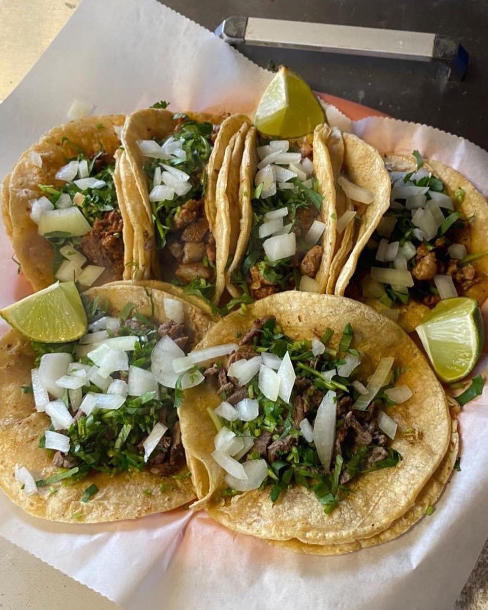 HopsandHollers's tweet photo. Weโre not saying that Volunbeer has magical powers, but weโre not saying it doesnโt! ๐๐๐งก Open 12-8p, @vol_hoops v Texas A&M 1p, Juans Tacos serving food ๐ฎ, & Selection Sunday to follow!
#Vols #gbo #knoxville #tennessee #funathops #sec #letsgo https://t.co/ZF3vQcn6Av