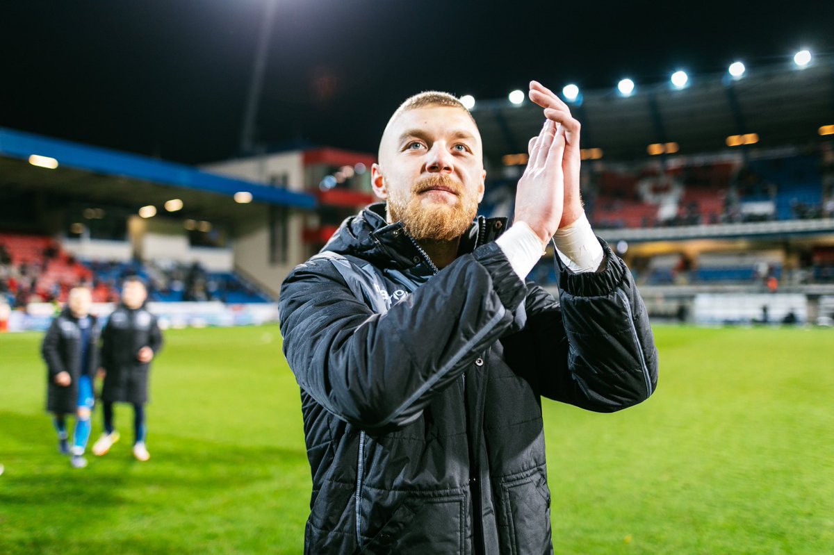 fcviktorkaplzen's tweet photo. Jindra Staněk 🧤 má nejvíce čistých kont v lize! 🤩 Po Teplicích je na krásném čísle 1️⃣0️⃣! #Numero36 https://t.co/Qpe2g1xHYQ