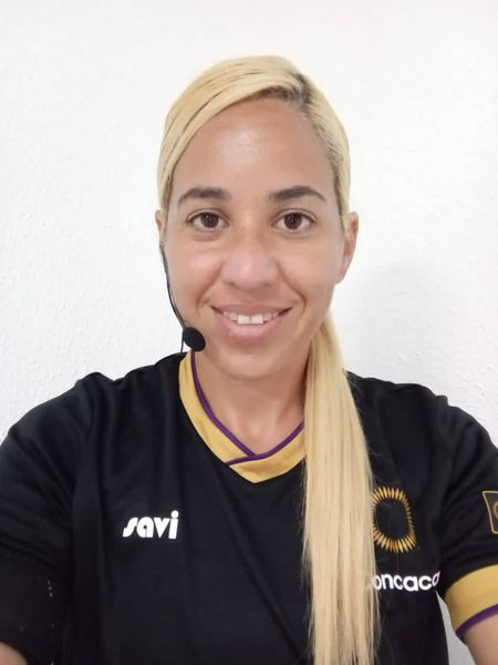 ComArbFutCuba's tweet photo. La árbitra dorada de #Cuba @IvettSantiago88  designada para trabajar en la final del #Premundial Sub-20 femenino de @Concacaf @ConcacafW 
 @afcfutbolcuba @CubaAsociacion @CMontiller @cvihdezlujan @futbolcubano @uncaf #FurbolCubano #Arbitrosdelmundo https://t.co/m4tmdEL9Ad