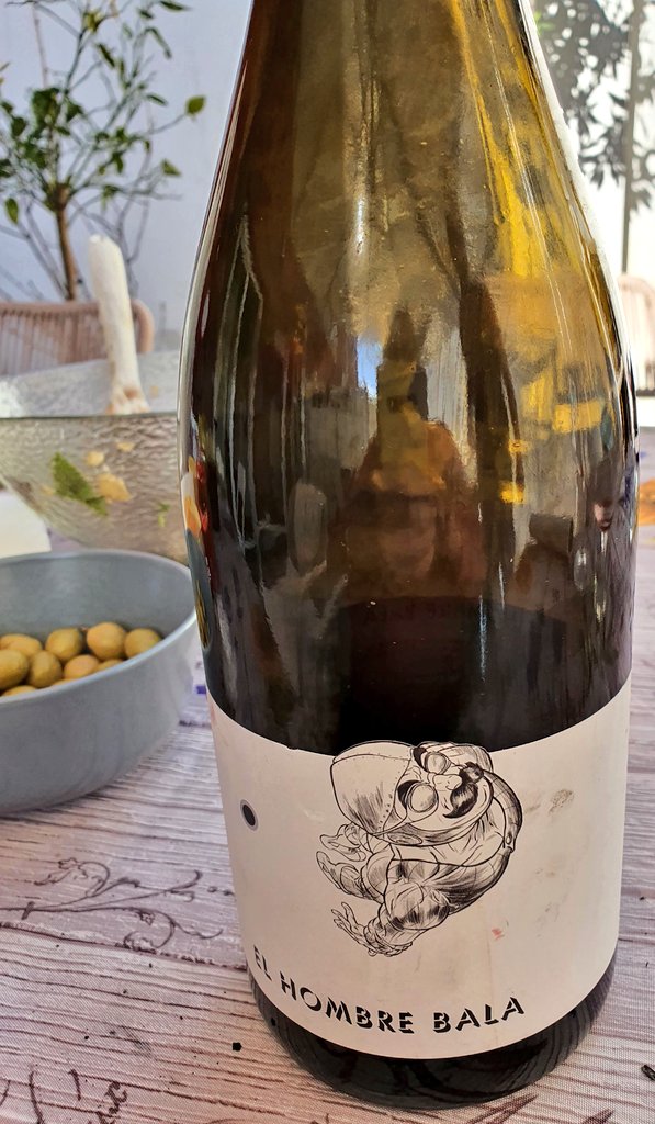 Family feast, we had home-made calçots (Catalan-style grilled onions). So we drank a magnum of garnacha made in Madrid for my Catalan friends of <a href="/vilaviniteca/">vilaviniteca</a>!