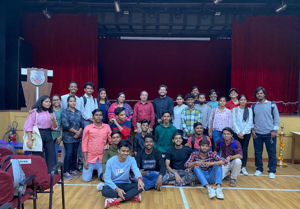 urfonline's tweet photo. Amrin Moger attended Samabhav International film festival on Gender diversity &amp; Inclusion at SM Shetty College Powai. A joint initiative of #MAVA. 

Met extremely energetic and confident youth who are ready to break gender stereotypes!

#UniversalReachFoundation #URF #URFonline https://t.co/seuTJwVYDe