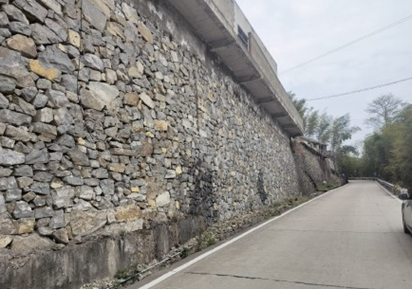 GabrielBlanc19's tweet photo. Seeing such a route, I began to suspect that the route was wrong.
Running on the mountain road, I almost vomited myself
Fortunately, the scenery along the way is picturesque. https://t.co/zD6OoAzXpt