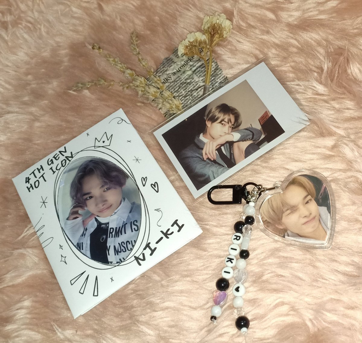 nishirikibuys's tweet photo. ー #nishirikibuys 💌
hello @ventimacchi ni-ki came home na ! ang cute nong packaging aaa , also thank u sa ggu ggu polaroid na freebie and keyring ! next time ulit #frmin 💗 https://t.co/9echFGUk7P