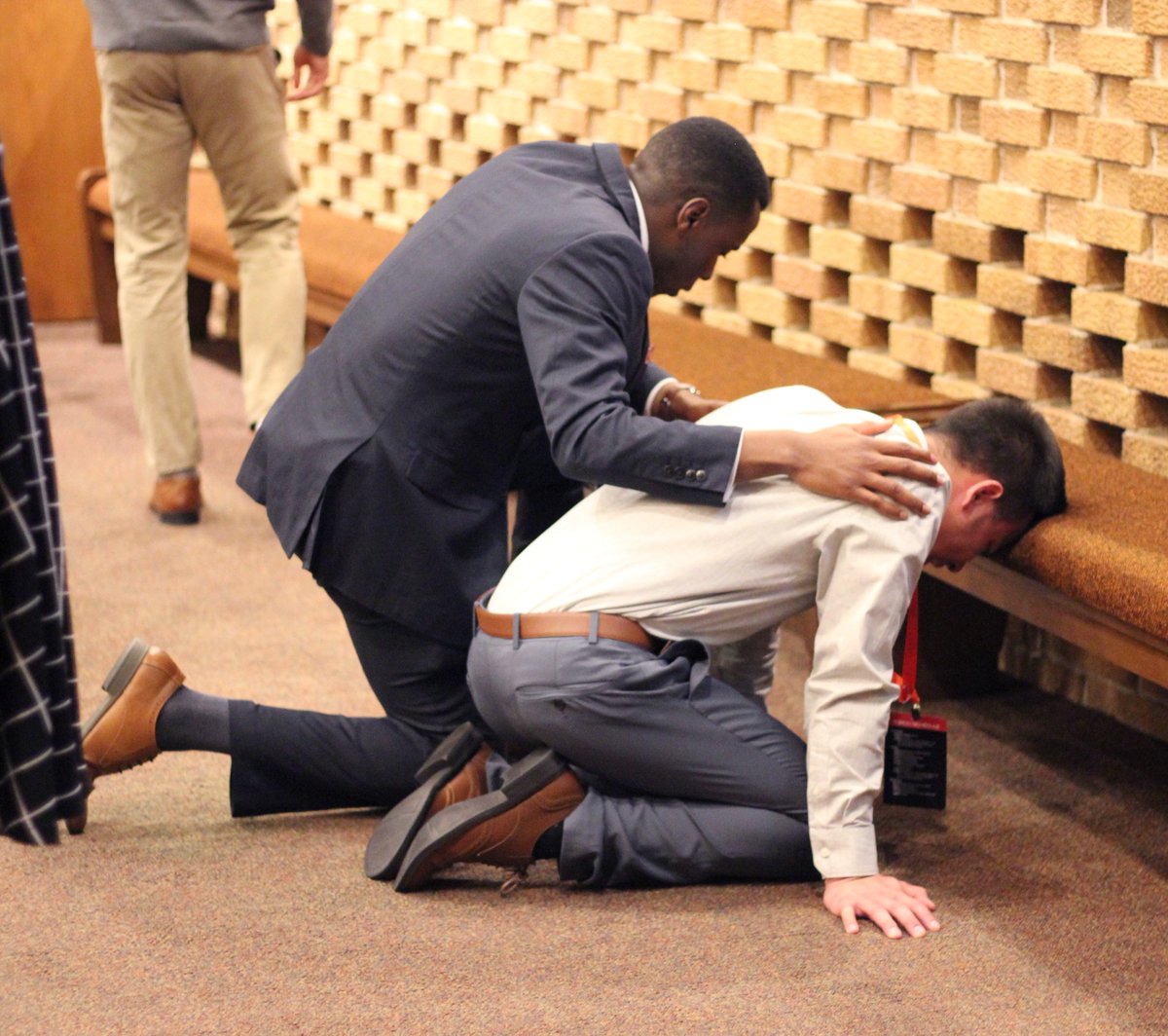 TORCHConference's tweet photo. It's Sunday! Find someone to pray with today! 
#BeTheTorch https://t.co/yfGojBsIXw